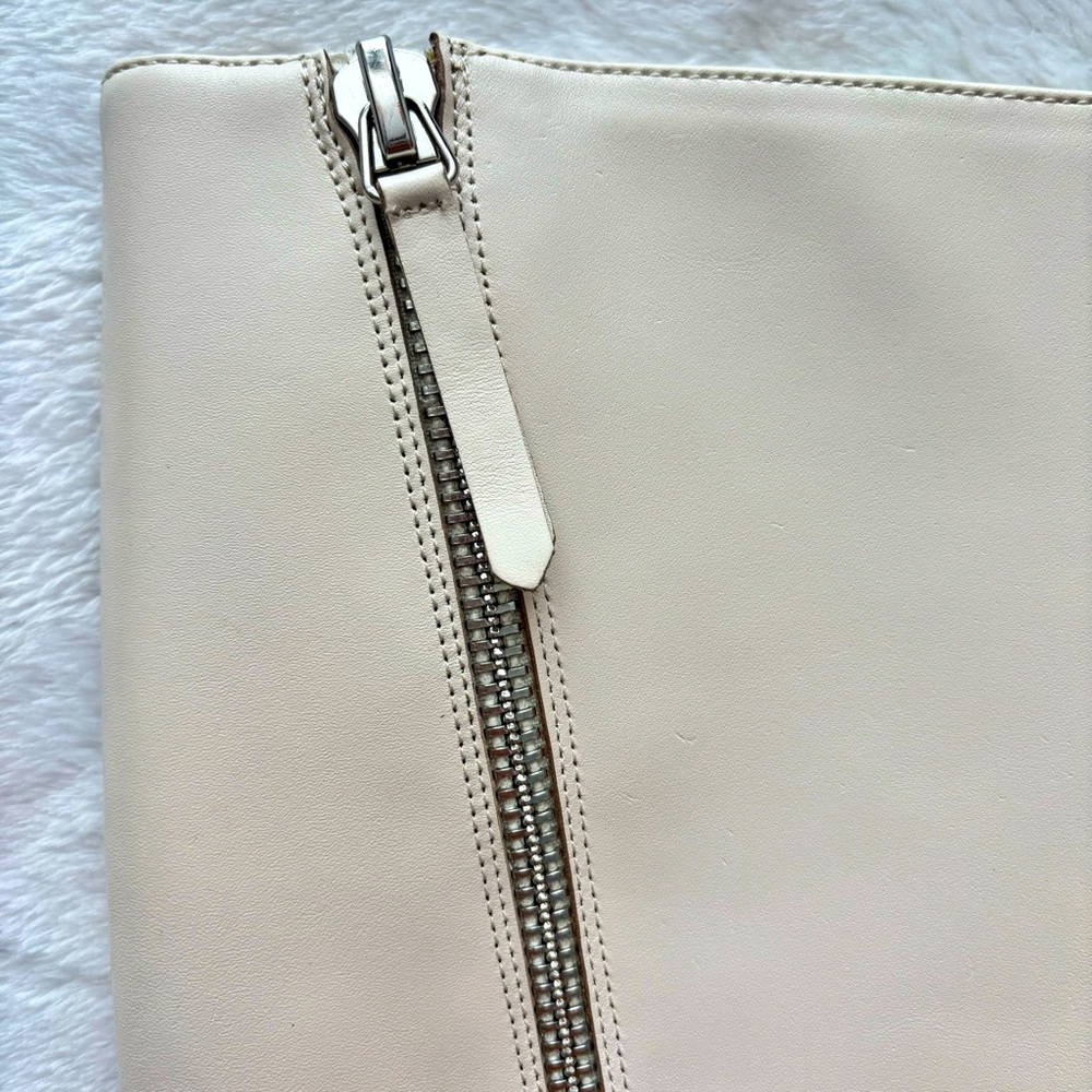 VINCE CAMUTO Alessa Cream Leather Wide Calf Knee High Heeled Boots--NEW--7.5WC - Picture 5 of 14